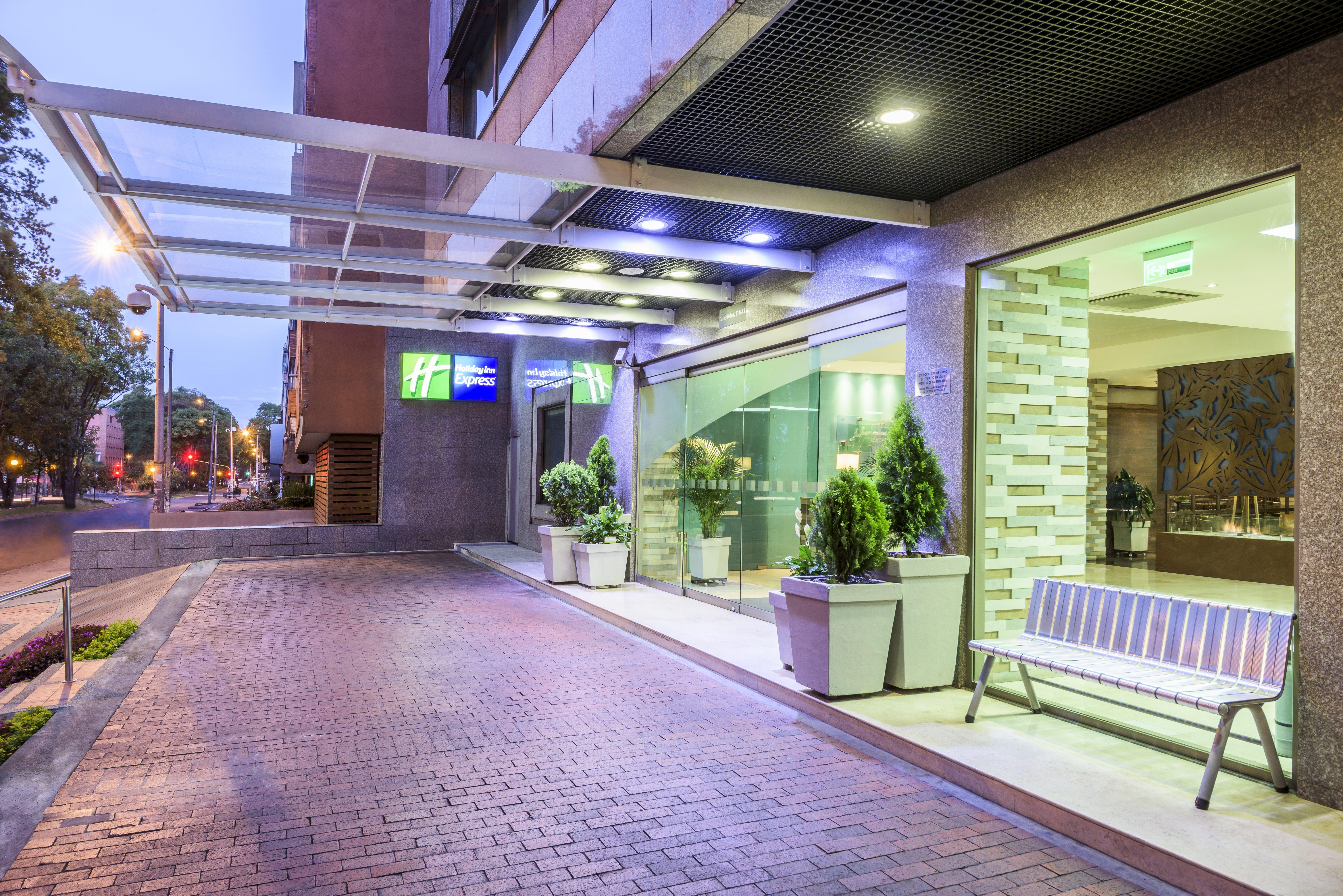 Holiday Inn Express Bogota - Parque La 93 By Ihg Kültér fotó