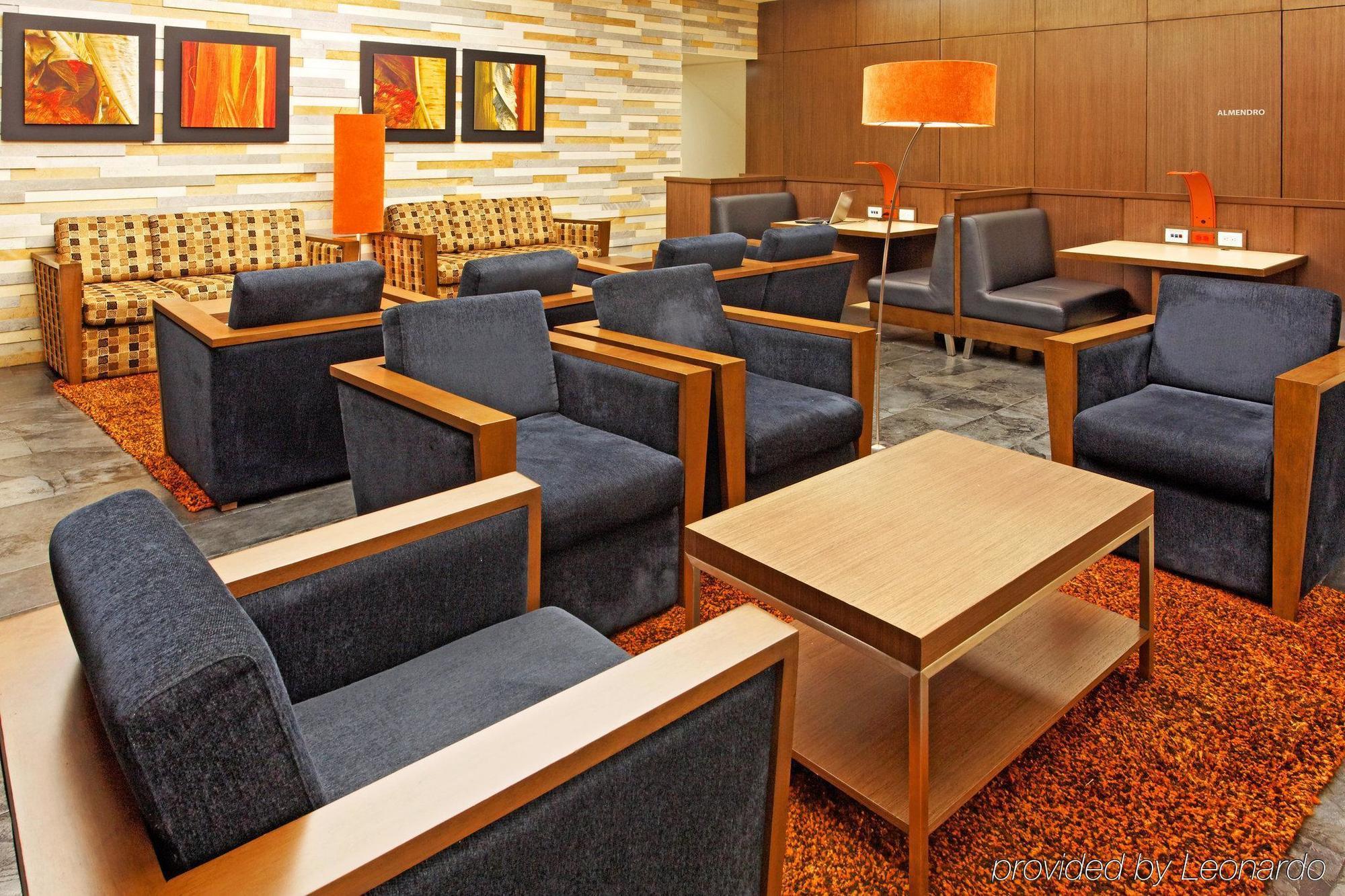 Holiday Inn Express Bogota - Parque La 93 By Ihg Beltér fotó