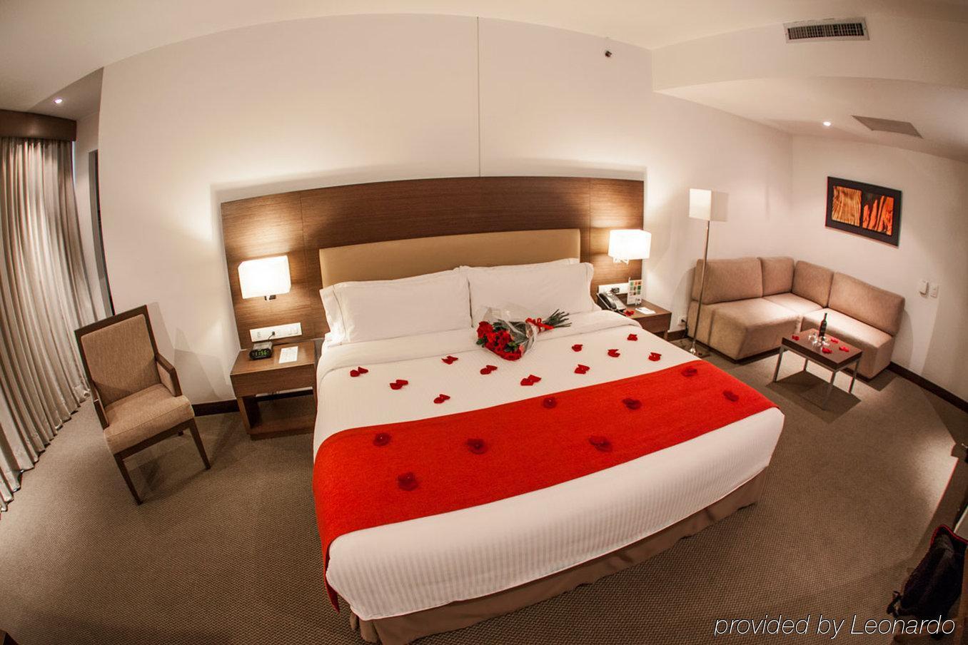 Holiday Inn Express Bogota - Parque La 93 By Ihg Kültér fotó