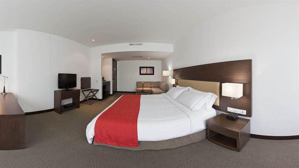 Holiday Inn Express Bogota - Parque La 93 By Ihg Kültér fotó