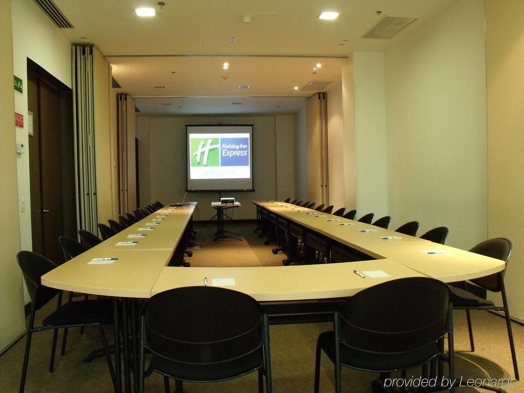 Holiday Inn Express Bogota - Parque La 93 By Ihg Üzleti fotó