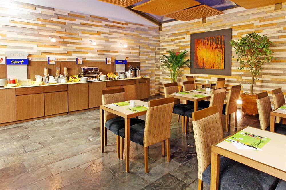 Holiday Inn Express Bogota - Parque La 93 By Ihg Étterem fotó
