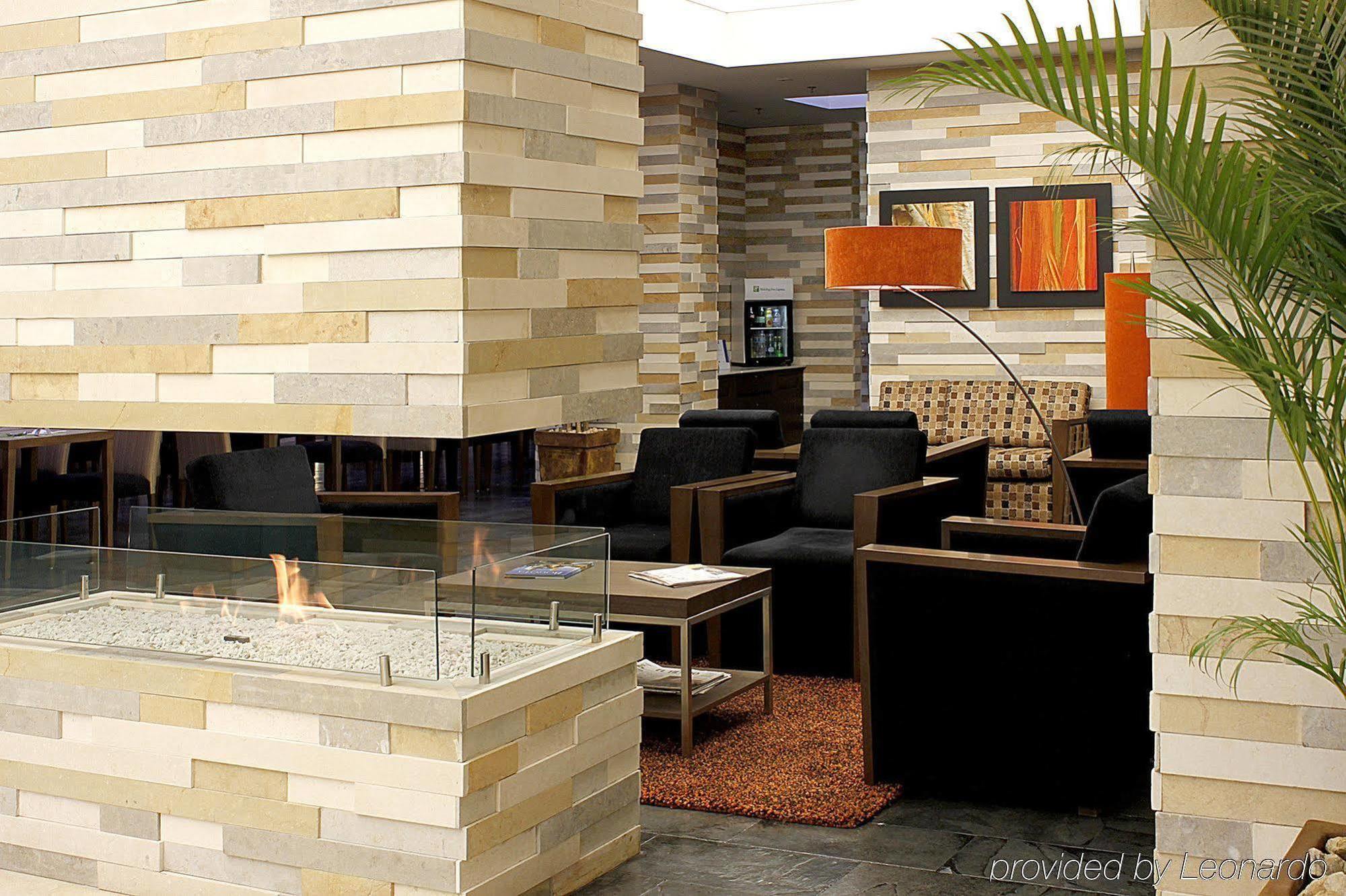Holiday Inn Express Bogota - Parque La 93 By Ihg Beltér fotó
